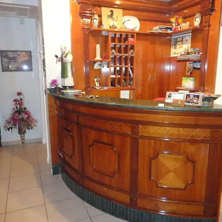 Carriera Szálloda 3*